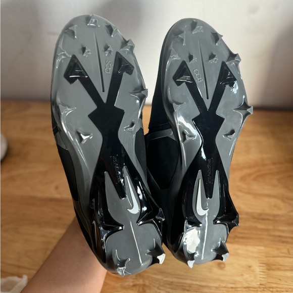 Nike Alpha Menace Pro 3 Football Cleats - Picture 4 of 4